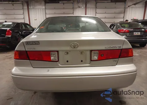 2000 Toyota Camry Le V6 from USA, damaged, VIN 4T1BF22K3YU097731